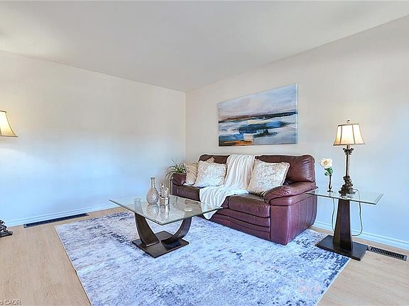 4th image of 245 W 33rd St