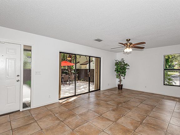 5th image of 3603 Cocoplum Circle #3603