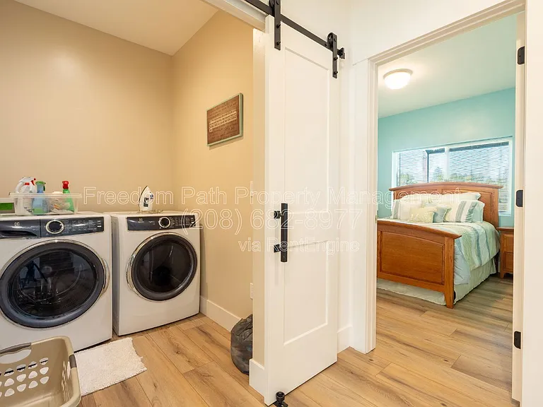 925 Comeback Bay Ln — Photo 27