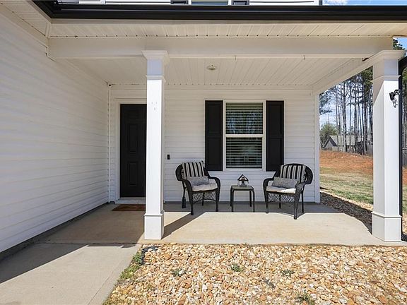3rd image of 43 Pamela Way