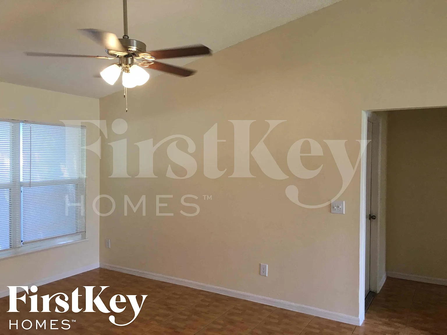 4 bed, 2.0 bath, 1408 sqft, $1,735 — Photo 3