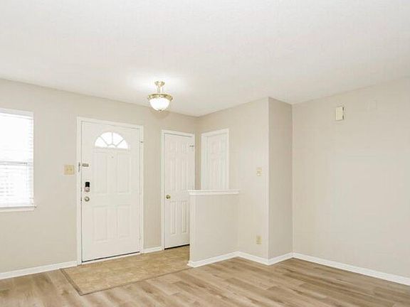 4th image of 4015 Earlswood Ln
