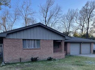 1185 Fairway St, Beaumont, TX 77703