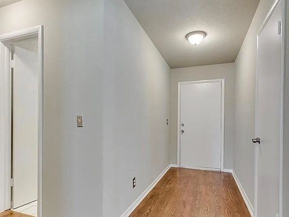 5th image of 2733 Northampton Pl