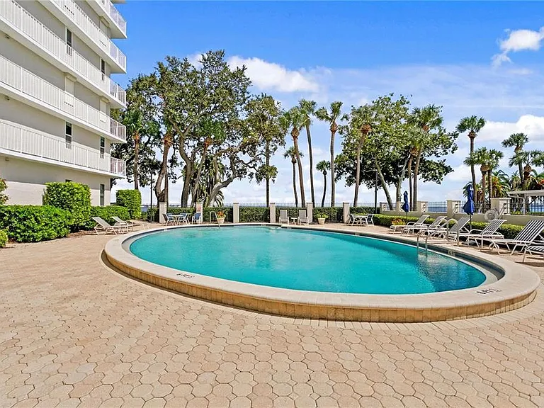 2611 Bayshore Blvd #1805 — Photo 49