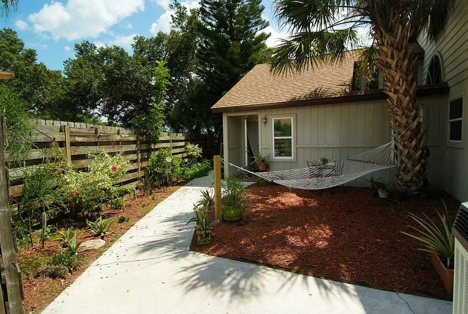 Private gated courtyard and studio entrance 