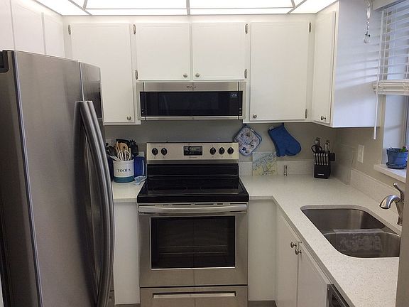 5th image of 2929 SE Ocean Blvd Unit Un 145 8