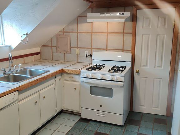5th image of 1433 N Downing St APT 4