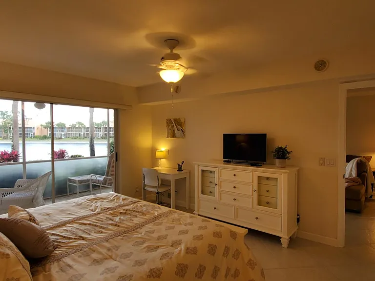 2300 Hidden Lake Dr #7 — Photo 16