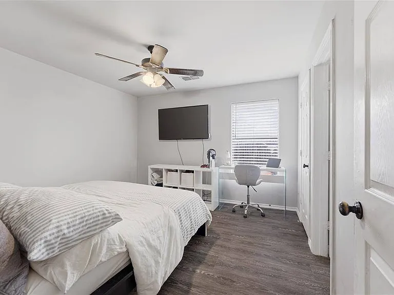 904 Overlook Dr — Photo 8