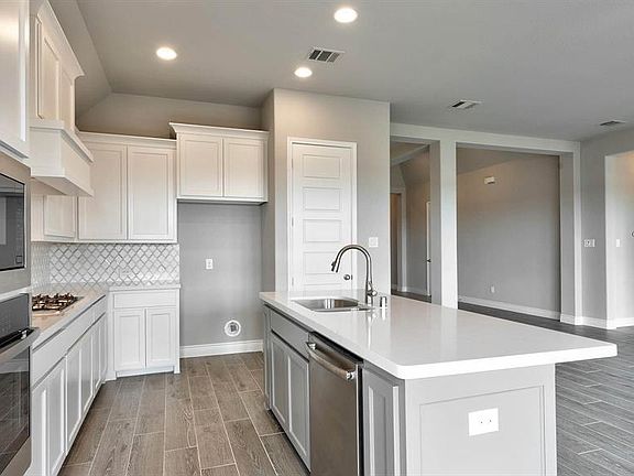 2nd image of 804 Westerkirk Dr