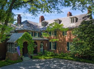 71 Old Tappan Rd, Locust Valley, NY 11560