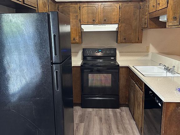 3rd image of 1821D Wilde Oak Cir