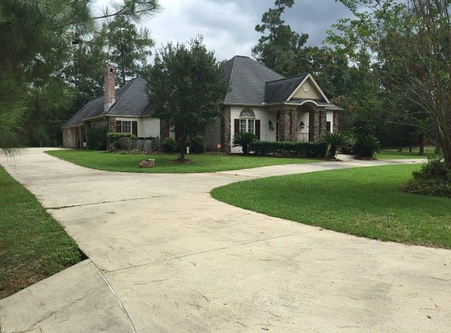 2nd image of 1231 E Pineshadows Dr