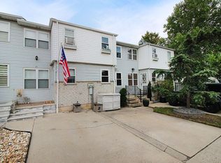 21 Lorraine Loop, Staten Island, NY 10309