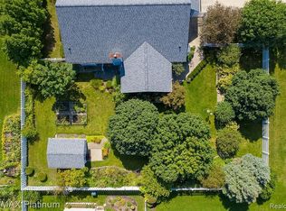 5110 Highpoint Dr, Swartz Creek, MI 48473