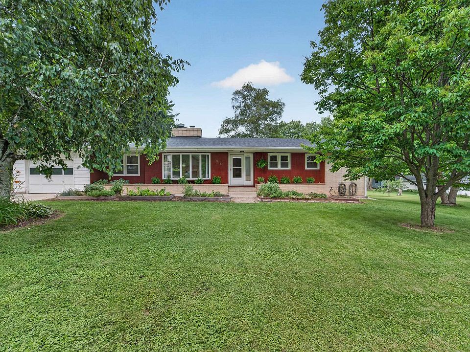 1st image of 615 Village Dr