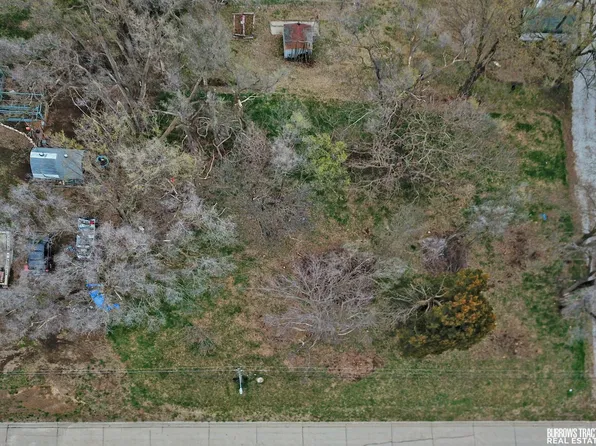 203 W Park St, Weeping Water, NE 68463