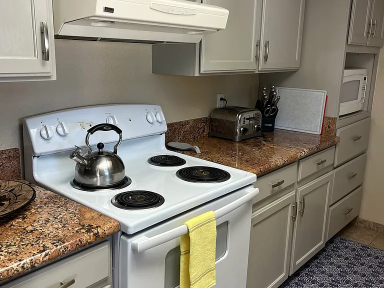 Aladdin Dr — Photo 3