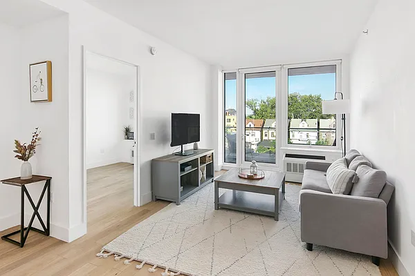 Rented by Compass | media 14