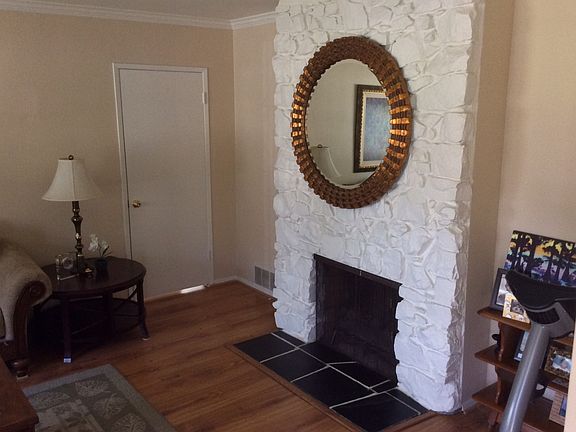 4th image of 319 S Myrtlewood St