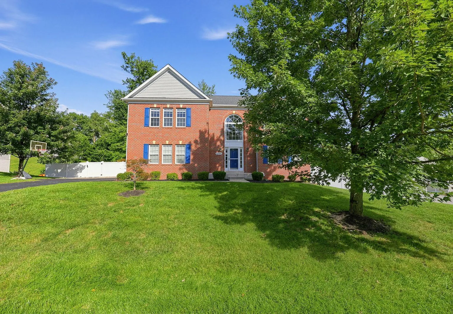4 bed, 3.0 bath, 3438 sqft, $4,500 — Photo 1