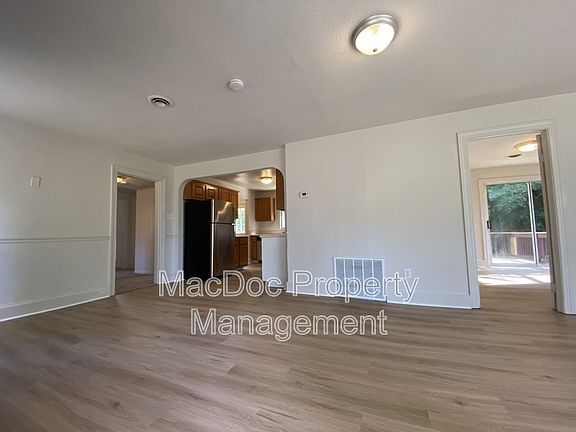 2nd image of 217 Hillcrest Dr
