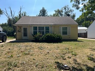 3725 SW Churchill Rd, Topeka, KS 66604