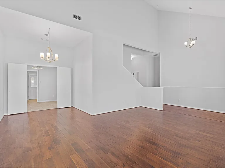 15414 Willow River Dr — Photo 5