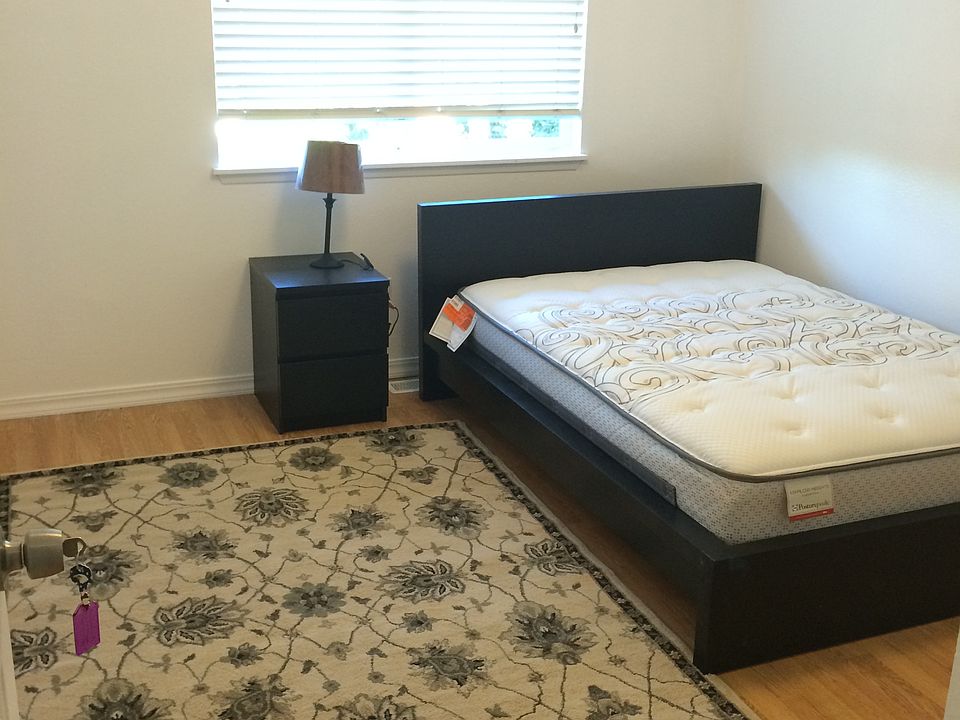 1st image of 11601 NE 67th St #1