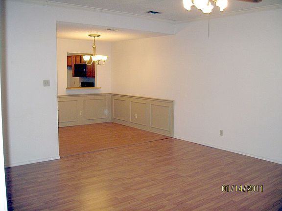2nd image of 505 Amber Ln