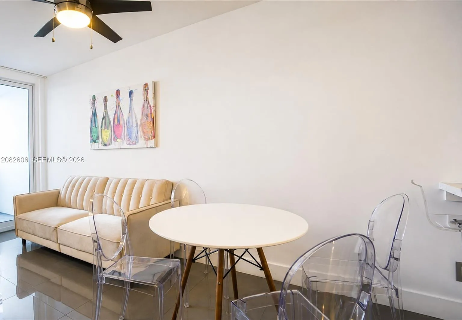 The Decoplage Condo — Photo 4