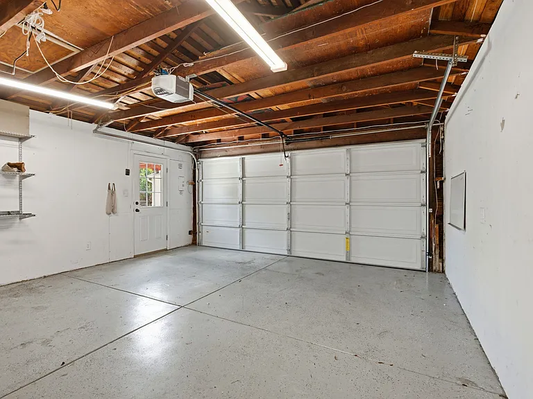 1680 Grove Way — Photo 33