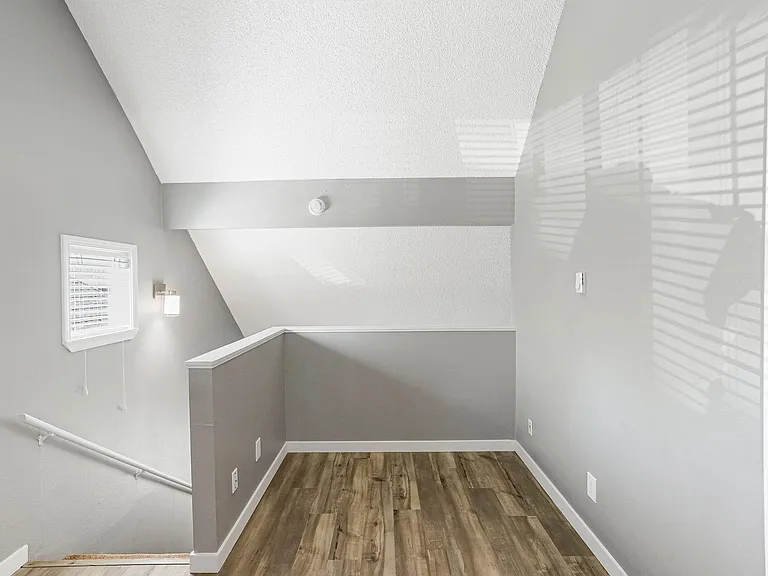 249-Nola Place Apartments — Photo 31