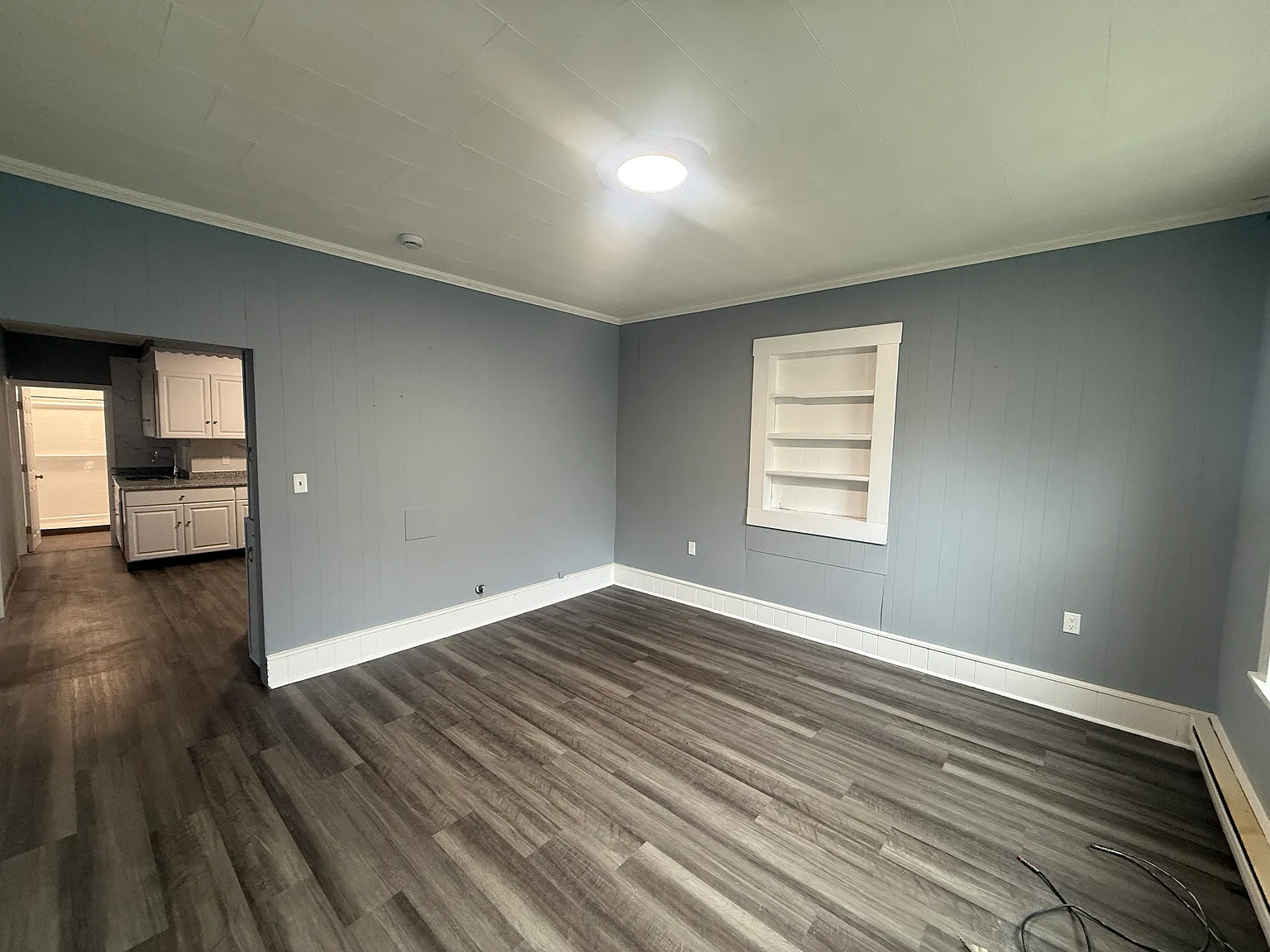 3 bed, $2,050 — Photo 4