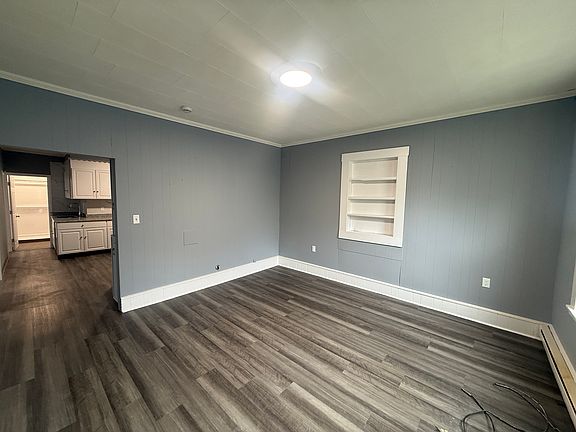 4th image of 25 Esther St #1