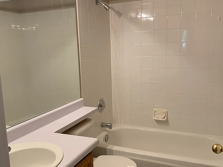 Full Bath (Upstairs)