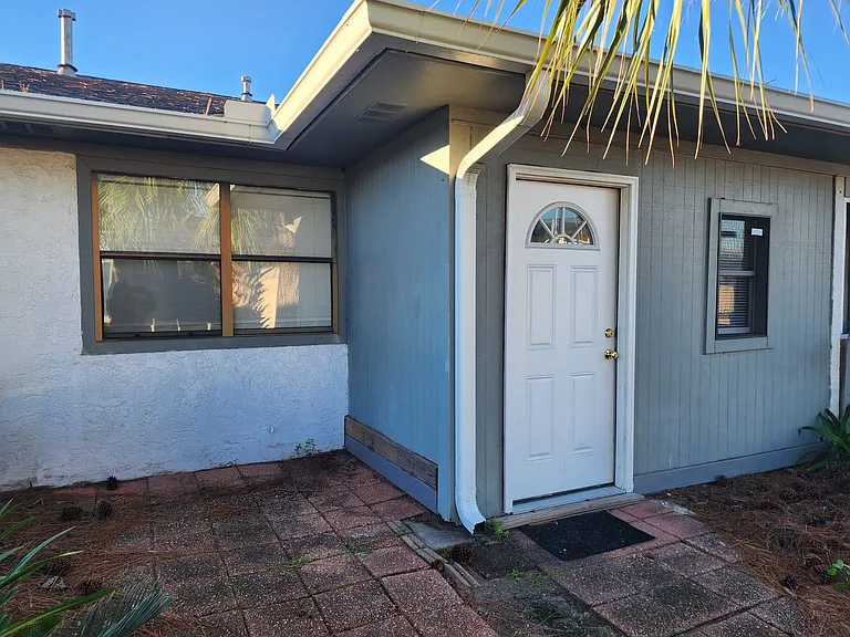 6568 Harbour Blvd — Photo 4