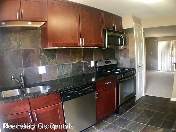 4th image of 4533 Holly St #1A