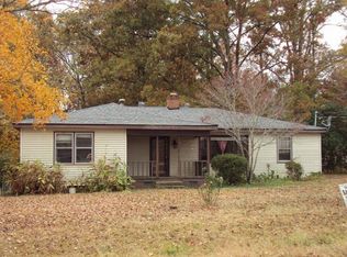 427 Newcastle Rd, Greenwood, SC 29649