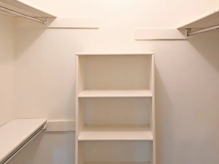 908 Park Ridge Cir — Photo 32