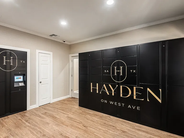 Hayden on West Ave — Photo 39
