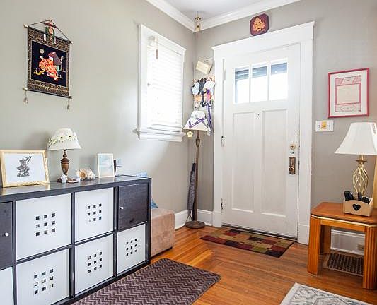 5th image of 3547 Pape Ave