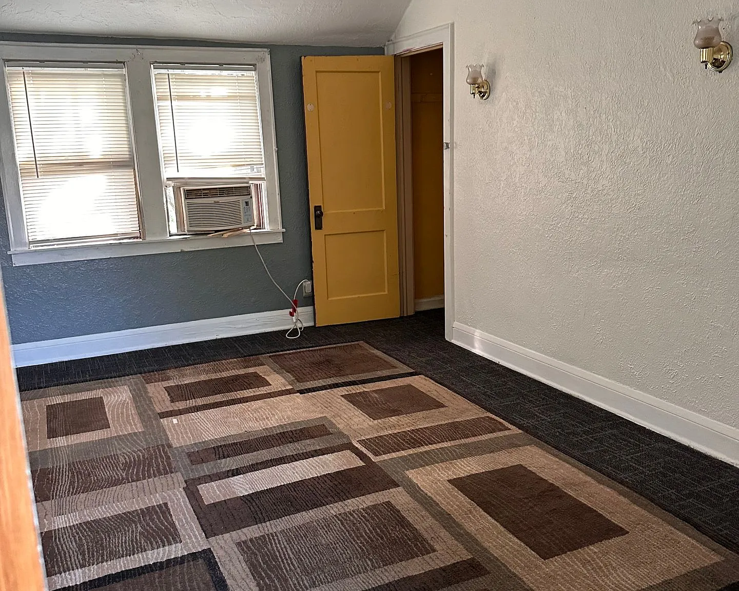 416 11th Ave SE — Photo 2