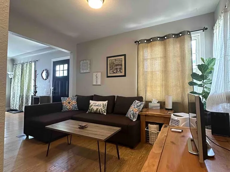 164 S Ogden St — Photo 8