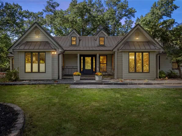 1441 43rd St SE, Cedar Rapids, IA 52403