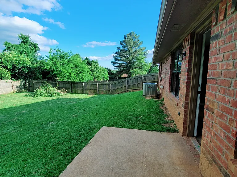 210 Elm St #1 — Photo 4
