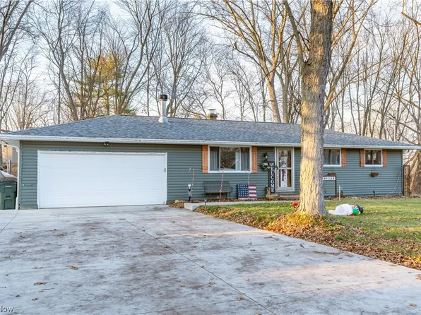14075 Laurelwood St NW, Canal Fulton, OH 44614
