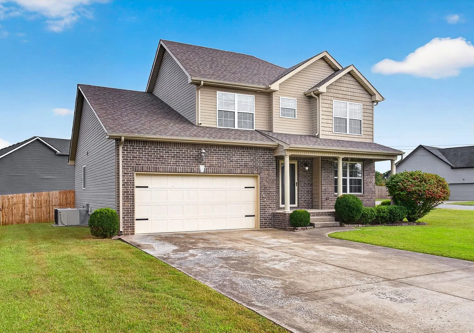 Pet Friendly Four Bedroom! — Photo 3
