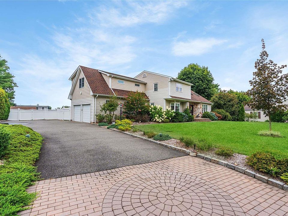 1st image of 26 Dickerson Avenue